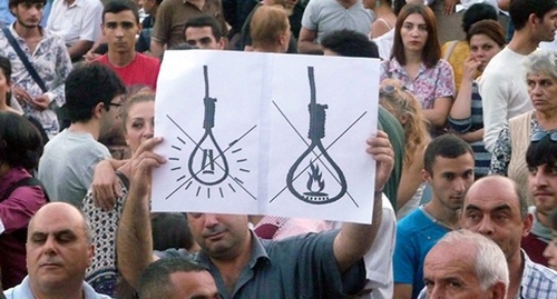 Rally against raise of tariffs on electricity, Yerevan, September 2015. Photo by Armine Martirosyan for the ‘Caucasian Knot’. Rally against raise of tariffs on electricity, Yerevan, September 2015. Photo by Armine Martirosyan for the ‘Caucasian Knot’.