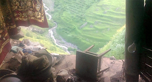 The collapsed house in the village of Sachada of the Charoda District of Dagestan. Photo: http://www.riadagestan.ru/news/disasters_and_catastrophes/chastnyy_dom_rukhnul_v_charodinskom_rayone_pogibla_zhenshchina_/ The collapsed house in the village of Sachada of the Charoda District of Dagestan. Photo: http://www.riadagestan.ru/news/disasters_and_catastrophes/chastnyy_dom_rukhnul_v_charodinskom_rayone_pogibla_zhenshchina_/