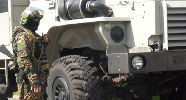 A law enforcer. Photo: http://nac.gov.ru/kontrterroristicheskie-operacii/v-hode-kto-v-kabardino-balkarii-presechena.html A law enforcer. Photo: http://nac.gov.ru/kontrterroristicheskie-operacii/v-hode-kto-v-kabardino-balkarii-presechena.html