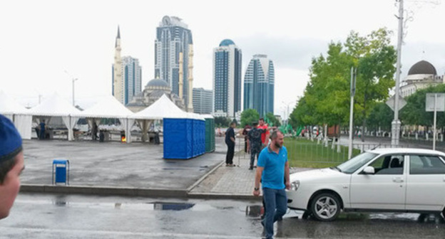 The streets of Grozny on the eve of Iftar. July 1, 2016. Photo by the "Caucasian Knot" correspondent The streets of Grozny on the eve of Iftar. July 1, 2016. Photo by the "Caucasian Knot" correspondent
