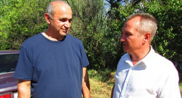 German Shakhabov and Igor Morozov, the participants of the primaries in the Kletskaya rural settlement. Photo by Vyacheslav Yaschenko for the "Caucasian Knot" German Shakhabov and Igor Morozov, the participants of the primaries in the Kletskaya rural settlement. Photo by Vyacheslav Yaschenko for the "Caucasian Knot"