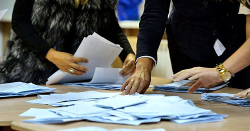 Counting votes after a referendum. Photo: Sputnik, Alexander Kryazhev http://sputnik-abkhazia.ru/Abkhazia/20160422/1018026701.html Counting votes after a referendum. Photo: Sputnik, Alexander Kryazhev http://sputnik-abkhazia.ru/Abkhazia/20160422/1018026701.html