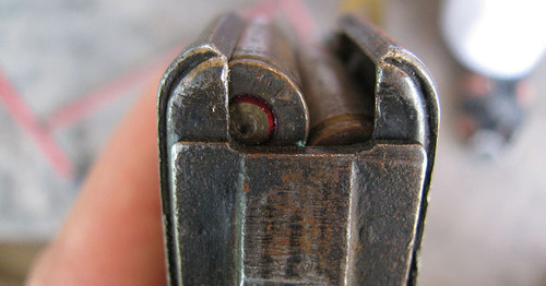 A Kalashnikov submachine gun. Photo: Todd Huffman from Phoenix, AZ - Worn https://ru.wikipedia.org/ A Kalashnikov submachine gun. Photo: Todd Huffman from Phoenix, AZ - Worn https://ru.wikipedia.org/