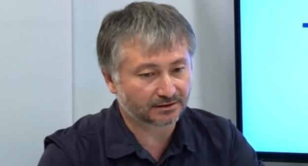 Akhmet Yarlykapov. Photo: http://dochronika.ru/load/intervju_i_besedy/islamskoe_gosudarstvo_doshlo_do_dagestana/21-1-0-9591 Akhmet Yarlykapov. Photo: http://dochronika.ru/load/intervju_i_besedy/islamskoe_gosudarstvo_doshlo_do_dagestana/21-1-0-9591