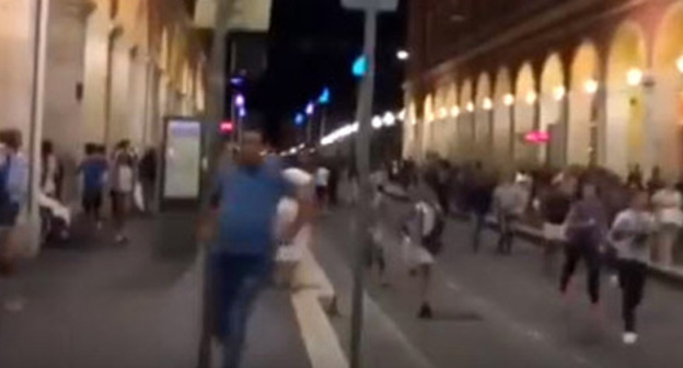 First minutes after the explosion in Nice. July 14, 2016. Screenshot of a video by the user Kovalev https://www.youtube.com/watch?v=1mRvgWhrrfg First minutes after the explosion in Nice. July 14, 2016. Screenshot of a video by the user Kovalev https://www.youtube.com/watch?v=1mRvgWhrrfg