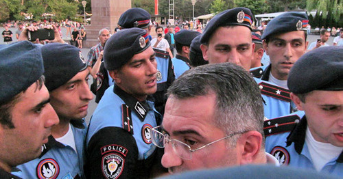 Policemen, Yerevan, July 17, 2016. Photo by Tigran Petrosyan for the ‘Caucasian Knot’. Policemen, Yerevan, July 17, 2016. Photo by Tigran Petrosyan for the ‘Caucasian Knot’.