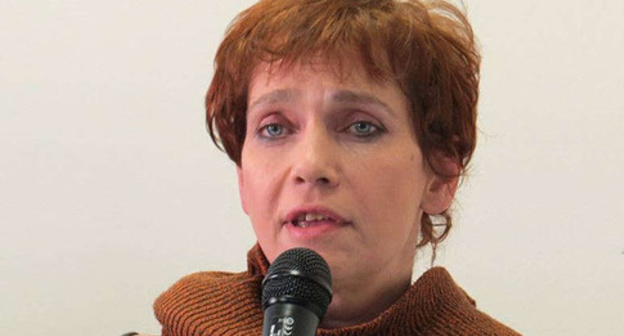 Svetlana Anokhina, editor-in-chief of the online edition "Daptar.ru" on Dagestani women. Photo: Vera Vasilieva (RFE/RL) Svetlana Anokhina, editor-in-chief of the online edition "Daptar.ru" on Dagestani women. Photo: Vera Vasilieva (RFE/RL)