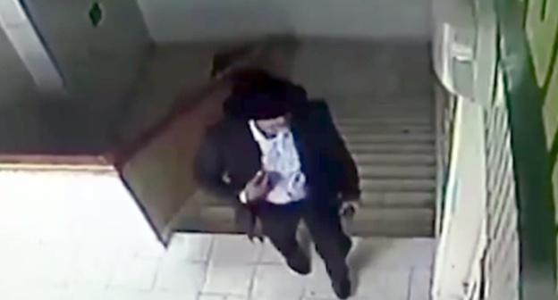Man involved in an armed assault on a bank in the settlement of Sunzha; 50-year-old Daliev was detained as suspect in this case. Screenshot of the CCTV record, Youtube.com/watch?v=IZNk3VlU9-w Man involved in an armed assault on a bank in the settlement of Sunzha; 50-year-old Daliev was detained as suspect in this case. Screenshot of the CCTV record, Youtube.com/watch?v=IZNk3VlU9-w