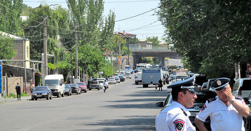 Policemen, Yerevan, July 17, 2016. Photo by Tigran Petrosyan for the ‘Caucasian Knot’. Policemen, Yerevan, July 17, 2016. Photo by Tigran Petrosyan for the ‘Caucasian Knot’.