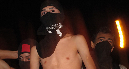 Young people state their support for the group "Sasna Tsrer" who seized the police building in Yerevan. Photo by Tigran Petrosyan for the ‘Caucasian Knot’. 