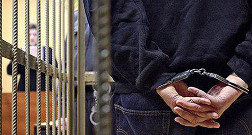A convict in the courtroom. Photo: http://novostikratko.ru/rostov/2016/07/22/309386-v-rostove-chlena-zapreschennoj-v-rossii-ig-prigovorili-k-chetyrem-godam.html A convict in the courtroom. Photo: http://novostikratko.ru/rostov/2016/07/22/309386-v-rostove-chlena-zapreschennoj-v-rossii-ig-prigovorili-k-chetyrem-godam.html