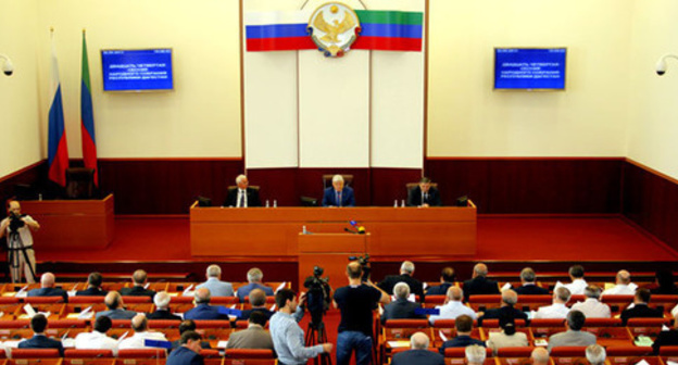 The session of the National Assembly of Dagestan. Photo http://www.riadagestan.ru/ The session of the National Assembly of Dagestan. Photo http://www.riadagestan.ru/