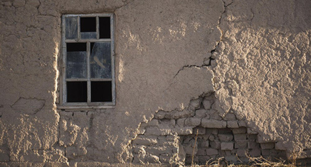 Consequences of earthquake in Azerbaijan. Photo: © Sputnik.kg/ Tabyldy Kadyrbekov, http://ru.sputnik.az/incidents/20160801/406626273.html