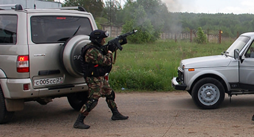 Special forces agent. Photo: http://nac.gov.ru/antiterroristicheskie-ucheniya/taktiko-specialnye-ucheniya-po-presecheniyu.html Special forces agent. Photo: http://nac.gov.ru/antiterroristicheskie-ucheniya/taktiko-specialnye-ucheniya-po-presecheniyu.html