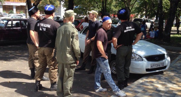 According to the "PARNAS" Party members, "people wearing Terek Cossack Army uniform were among the provokers". Stavropol, August 10, 2016. Photo: https://parnasparty.ru/news/r/408 According to the "PARNAS" Party members, "people wearing Terek Cossack Army uniform were among the provokers". Stavropol, August 10, 2016. Photo: https://parnasparty.ru/news/r/408