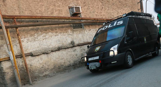 A police car in the street of Nardaran. Photo by Aziz Karimov for the "Caucasian Knot" A police car in the street of Nardaran. Photo by Aziz Karimov for the "Caucasian Knot"