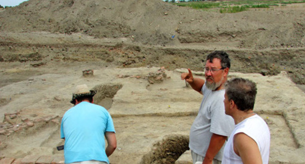 Archaeologists demand money for the museumification of the Samosdelka settlement. August 2016. Photo by Vyacheslav Yaschenko for the
