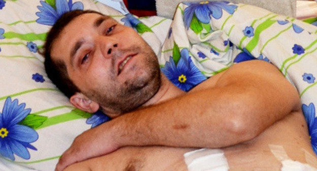 Pavel Solovyov at the city hospital N 3 in Khosta after being beaten by the policemen. Sochi, May 15, 2013. Photo by Svetlana Kravchenko for the ‘Caucasian Knot’. Pavel Solovyov at the city hospital N 3 in Khosta after being beaten by the policemen. Sochi, May 15, 2013. Photo by Svetlana Kravchenko for the ‘Caucasian Knot’.