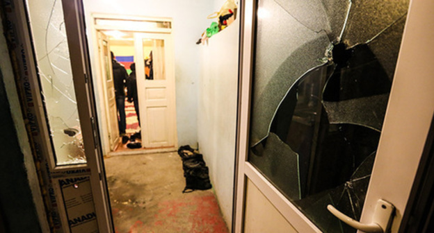 Broken windows and doors during the clashes in Nardaran. November 26, 2015. Photo by Aziz Karimov for the "Caucasian Knot" Broken windows and doors during the clashes in Nardaran. November 26, 2015. Photo by Aziz Karimov for the "Caucasian Knot"