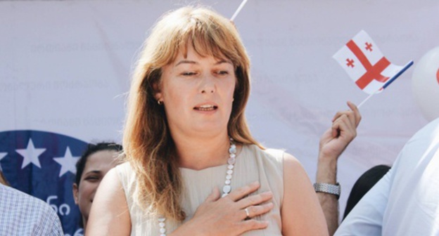 Sandra Roelofs while performing the national anthem of Georgia. Photo from the candidate's page on Facebook, facebook.com/RoelofsSandra Sandra Roelofs while performing the national anthem of Georgia. Photo from the candidate's page on Facebook, facebook.com/RoelofsSandra
