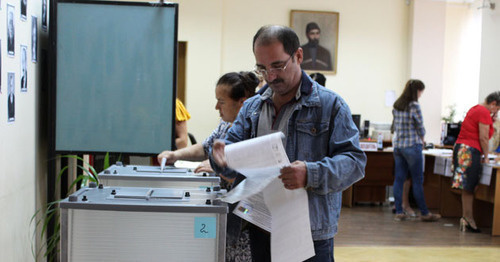 The polling station No. 325 in Vladikavkaz. September 18, 2016. Photo by Emma Marzoeva for the "Caucasian Knot" The polling station No. 325 in Vladikavkaz. September 18, 2016. Photo by Emma Marzoeva for the "Caucasian Knot"