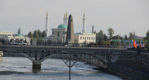 A bridge in Sunzhi. Grozny. Photo by Magomed Magomedov for the "Caucasian Knoy" A bridge in Sunzhi. Grozny. Photo by Magomed Magomedov for the "Caucasian Knoy"