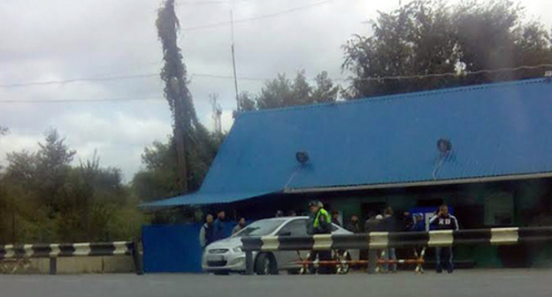 Law enforcers at the funeral of deputy imam of the mosque in Kara-Tyube Ravil Kaibaliev. Photo is provided to the 'Caucasian Knot' correspondent by an eyewitness. Law enforcers at the funeral of deputy imam of the mosque in Kara-Tyube Ravil Kaibaliev. Photo is provided to the 'Caucasian Knot' correspondent by an eyewitness.