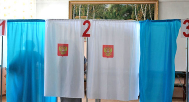 Voting booths at a polling station in Dagestan. Photo: http://www.riadagestan.ru Voting booths at a polling station in Dagestan. Photo: http://www.riadagestan.ru