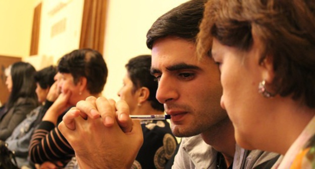 The participants of the roundtable "Problems and ways of resolving the conflict between Nagorno-Karabakh and Azerbaijan and the role of society in the national security". The city of Martakert, September 30, 2016. Photo by Alvard Grigoryan for the "Caucasian Knot" The participants of the roundtable "Problems and ways of resolving the conflict between Nagorno-Karabakh and Azerbaijan and the role of society in the national security". The city of Martakert, September 30, 2016. Photo by Alvard Grigoryan for the "Caucasian Knot"