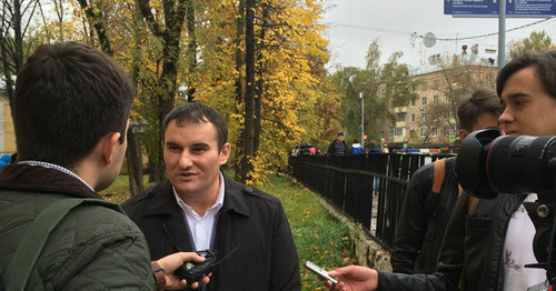 Zaurbek Sadakhanov, the advocate of Khamzat Bakhaev, interviewd by the journalists. Moscow, October 3, 2016. Photo by Yuliya Buslavskaya for the "Caucasian Knot" Zaurbek Sadakhanov, the advocate of Khamzat Bakhaev, interviewd by the journalists. Moscow, October 3, 2016. Photo by Yuliya Buslavskaya for the "Caucasian Knot"