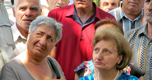The participants of the protest action of the "Nairit" factory workers. Photo by Tigran Petrosyan for the "Caucasian Knot" The participants of the protest action of the "Nairit" factory workers. Photo by Tigran Petrosyan for the "Caucasian Knot"
