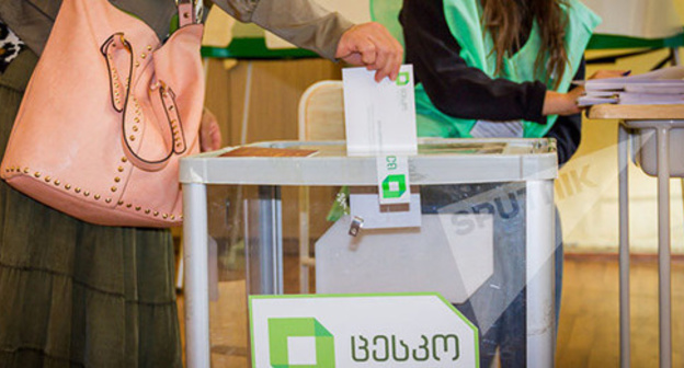 Voting at parliamentary elections in Georgia, October 8, 2016. Photo: Sputnik/Levan Aviabreli Voting at parliamentary elections in Georgia, October 8, 2016. Photo: Sputnik/Levan Aviabreli
