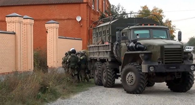 The law enforcers during CTO. Photo: http://nac.gov.ru/kontrterroristicheskie-operacii/v-ingushetii-v-hode-dvuh-kto-unichtozheny.html