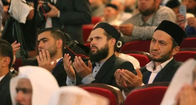 The participants of the Islamic Conference on the topic "The followers of the Sunnah: who are they?". Grozny, August 27, 2016. Photo http://www.grozny-inform.ru/multimedia/photos/76235/ The participants of the Islamic Conference on the topic "The followers of the Sunnah: who are they?". Grozny, August 27, 2016. Photo http://www.grozny-inform.ru/multimedia/photos/76235/