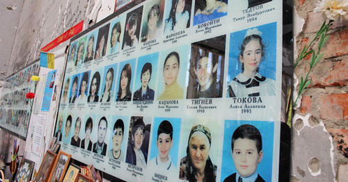Portraits of people perished in Beslan school No.1 gym, September 2, 2016. Photo by Emma Marzoeva for the 'Caucasian Knot'. Portraits of people perished in Beslan school No.1 gym, September 2, 2016. Photo by Emma Marzoeva for the 'Caucasian Knot'.
