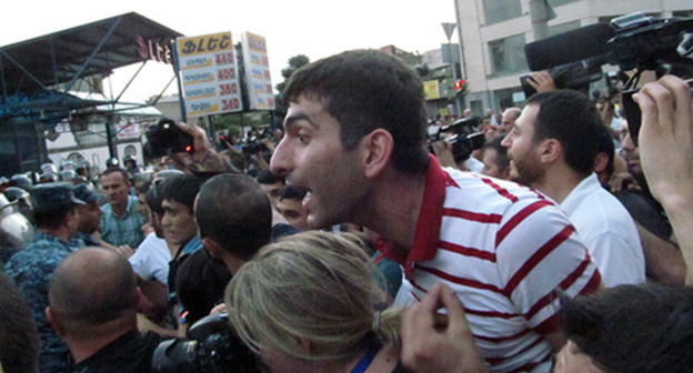 Protest rally in Yerevan, July 20, 2016. Photo by Tigran Petrosyan for the 'Caucasian Knot'. Protest rally in Yerevan, July 20, 2016. Photo by Tigran Petrosyan for the 'Caucasian Knot'.