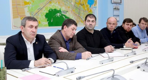 Makhachkala officials at the meeting with Mayor, November 4, 2016. Photo: Mkala.ru Makhachkala officials at the meeting with Mayor, November 4, 2016. Photo: Mkala.ru