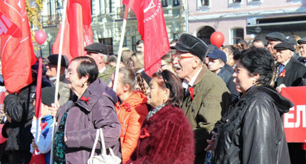 A rally and a march of the supporters of the Communist Party of the Russian Federation (CPRF) in Vladikavkaz. November 7, 2016. Photo by Emma Marzoeva for the "Caucasian Knot"