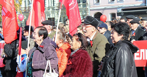 A rally and a march of the supporters of the Communist Party of the Russian Federation (CPRF) in Vladikavkaz. November 7, 2016. Photo by Emma Marzoeva for the "Caucasian Knot" A rally and a march of the supporters of the Communist Party of the Russian Federation (CPRF) in Vladikavkaz. November 7, 2016. Photo by Emma Marzoeva for the "Caucasian Knot"