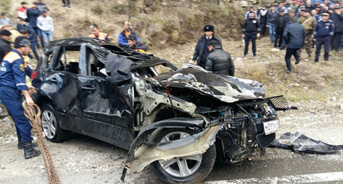 A car fell into precipice in the Untsukul District of Dagestan. Photo http://www.riadagestan.ru/news/disasters_and_catastrophes/poyavilas_informatsiya_po_povodu_dtp_v_untsukulskom_rayone_respubliki/ A car fell into precipice in the Untsukul District of Dagestan. Photo http://www.riadagestan.ru/news/disasters_and_catastrophes/poyavilas_informatsiya_po_povodu_dtp_v_untsukulskom_rayone_respubliki/