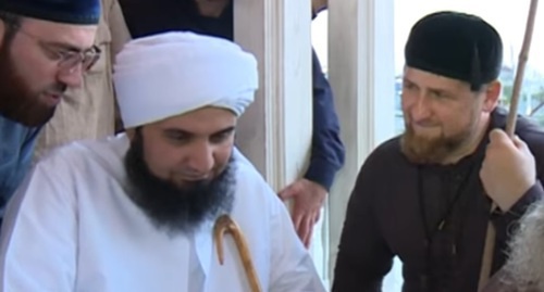 Islamic scholar Ali al-Jifri meets with Ramzan Kadyrov, Grozny, September 8, 2016. Photo: screenshot of meeting video record, https://www.youtube.com/watch?v=LOdwyyLE8x4 Islamic scholar Ali al-Jifri meets with Ramzan Kadyrov, Grozny, September 8, 2016. Photo: screenshot of meeting video record, https://www.youtube.com/watch?v=LOdwyyLE8x4