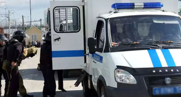 Policemen during detention. Photo: http://nac.gov.ru Policemen during detention. Photo: http://nac.gov.ru