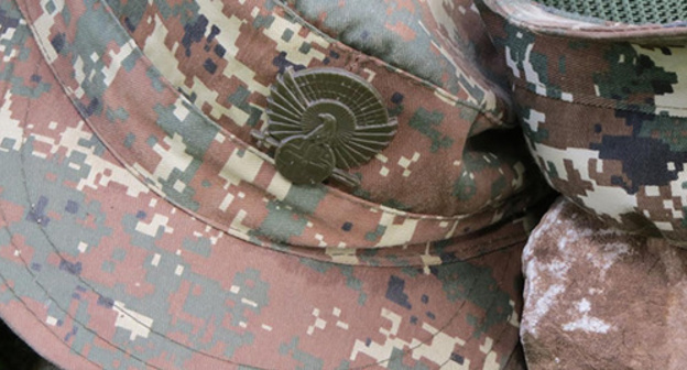 A cap-badge. Photo by Alvard Grigoryan for the "Caucasian Knot" A cap-badge. Photo by Alvard Grigoryan for the "Caucasian Knot"