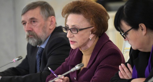 Tatyana Morschakova (in the center), a member of the HRC, at the meeting with the president Vladimir Putin on December 8, 2016. Photo: Kremlin.ru Tatyana Morschakova (in the center), a member of the HRC, at the meeting with the president Vladimir Putin on December 8, 2016. Photo: Kremlin.ru