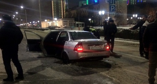 Shelled car in the centre of Grozny, December 17, 2016. Photo is provided to the 'Caucasian Knot' by Grozny resident. Shelled car in the centre of Grozny, December 17, 2016. Photo is provided to the 'Caucasian Knot' by Grozny resident.