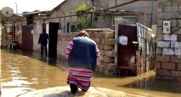 One of Baku streets after rainfall. Photo by Aziz Karimov for the 'Caucasian Knot'. One of Baku streets after rainfall. Photo by Aziz Karimov for the 'Caucasian Knot'.