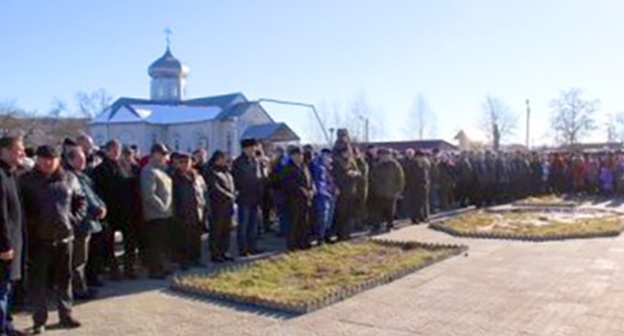 Rally in memory of soldiers perished in Chechnya. Photo: http://onkavkaz.com/novosti/1756-miting-v-pamjat-o-pogibshih-v-chechne-proshel-v-adygee.html Rally in memory of soldiers perished in Chechnya. Photo: http://onkavkaz.com/novosti/1756-miting-v-pamjat-o-pogibshih-v-chechne-proshel-v-adygee.html