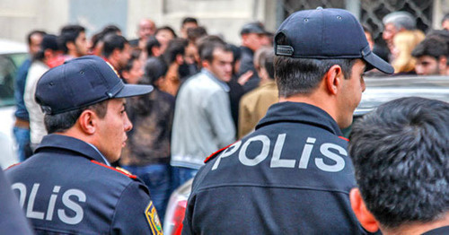 The policeman. Photo by Aziz Karimov for the "Caucasian Knot" The policeman. Photo by Aziz Karimov for the "Caucasian Knot"
