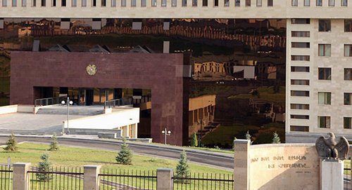Armenia’s Ministry of Defense. Photo: http://ru.armeniasputnik.am/karabah/20160831/4773598/armenia-karabah-soldat-minoborona.html Armenia’s Ministry of Defense. Photo: http://ru.armeniasputnik.am/karabah/20160831/4773598/armenia-karabah-soldat-minoborona.html