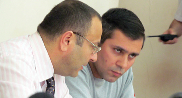 Activist Gevorg Safaryan (right) with his advocate Tigran Airapetyan. Photo by Tigran Petrosyan for the ‘Caucasian Knot’. Activist Gevorg Safaryan (right) with his advocate Tigran Airapetyan. Photo by Tigran Petrosyan for the ‘Caucasian Knot’.